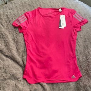 Adidas women shirt 👚SOLD